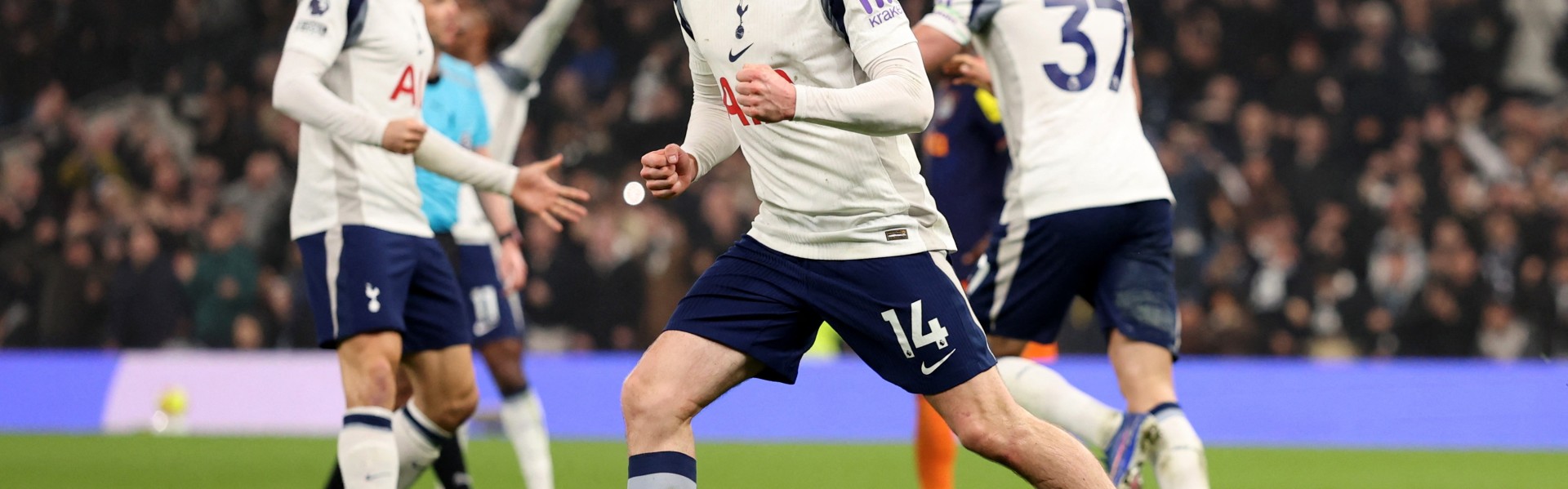 法尔克：拜仁不愿阻碍本队青训成长，无意签下热刺球员阿奇·格雷